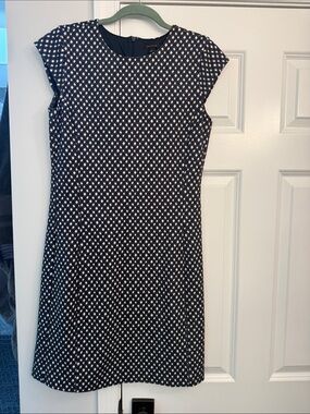 FLASH SALE2Days Only! Ann Taylor Navy and White Geometric Cap Sleeve Dress